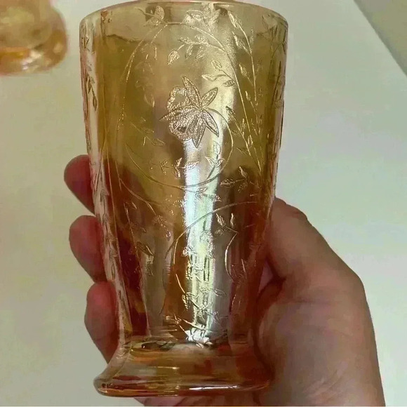 Set of 4 1950s depression  glass Jeanette Louisa Floragold iridescent tumblers - Picture 6 of 9